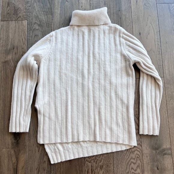 Milly Asymmetrical Cable Knit Sweater Cream Size M Lambswool Blend Designer Luxe - Picture 6 of 8